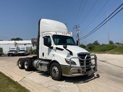 Freightliner Cascadia 116 Day Cab Truck - 435HP, 12 Speed Automatic