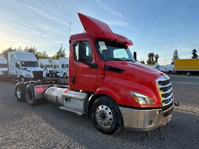 Freightliner Cascadia 116 Day Cab Truck - 410HP, 12 Speed Automatic
