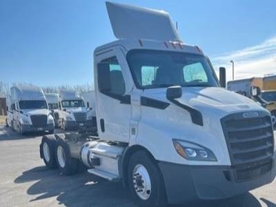 Freightliner Cascadia 116 Day Cab Truck - 435HP, 12 Speed Automatic