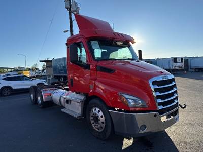 Freightliner Cascadia 116 Day Cab Truck - 410HP, 12 Speed Automatic