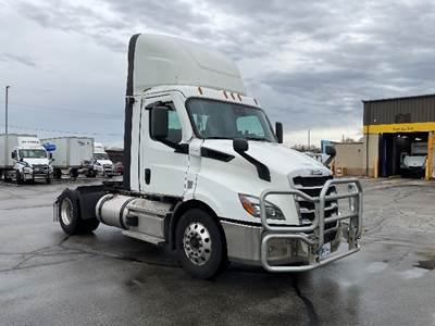 Freightliner Cascadia 116 Single Axle Day Cab Truck - 410HP, 12 Speed Automatic