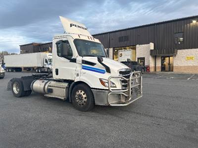 Freightliner Cascadia 116 Single Axle Day Cab Truck - 410HP, 12 Speed Automatic