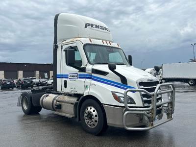 Freightliner Cascadia 116 Single Axle Day Cab Truck - 410HP, 12 Speed Automatic