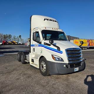 Freightliner Cascadia 116 Day Cab Truck - 450HP, 12 Speed Automatic