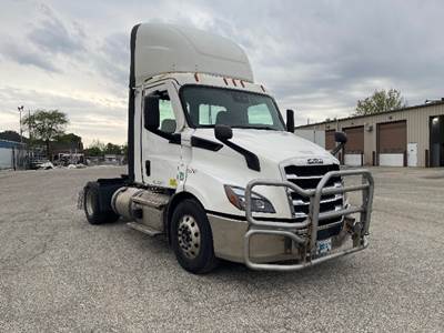 Freightliner Cascadia 116 Single Axle Day Cab Truck - 410HP, 12 Speed Automatic