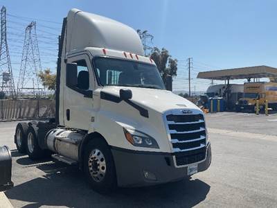 Freightliner Cascadia 116 Day Cab Truck - 410HP, 10 Speed Manual