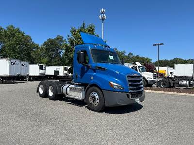 Freightliner Cascadia 116 Day Cab Truck - 410HP, 12 Speed Automatic