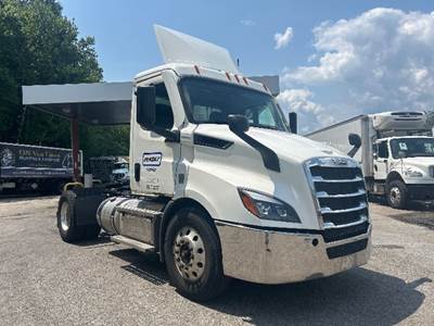 Freightliner Cascadia 116 Single Axle Day Cab Truck - 410HP, 12 Speed Automatic