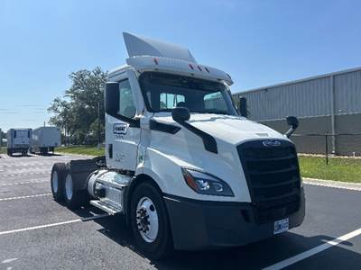 Freightliner Cascadia 116 Day Cab Truck - 435HP, 12 Speed Automatic