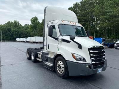 Freightliner Cascadia 116 Day Cab Truck - 450HP, 12 Speed Automatic