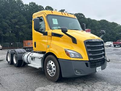 Freightliner Cascadia 116 Day Cab Truck - 450HP, 12 Speed Automatic