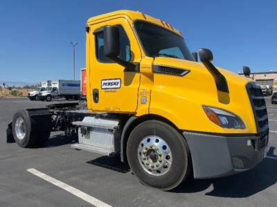 Freightliner Cascadia 116 Single Axle Day Cab Truck - 450HP, 12 Speed Automatic
