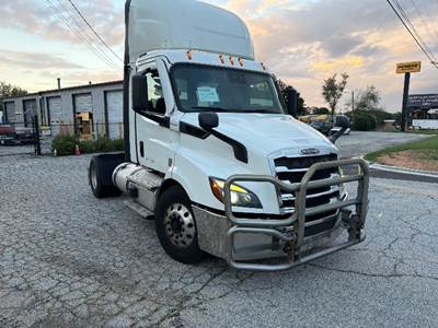 Freightliner Cascadia 116 Single Axle Day Cab Truck - 410HP, 12 Speed Automatic