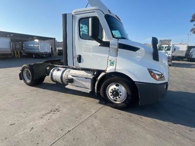 Freightliner Cascadia 116 Single Axle Day Cab Truck - 410HP, 12 Speed Automatic