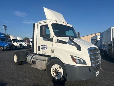 Freightliner Cascadia 116 Single Axle Day Cab Truck - 410HP, 12 Speed Automatic