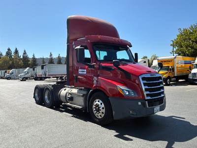 Freightliner Cascadia 116 Day Cab Truck - 410HP, 12 Speed Automatic