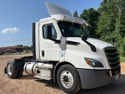 Freightliner Cascadia 116 Single Axle Day Cab Truck - 410HP, 12 Speed Automatic