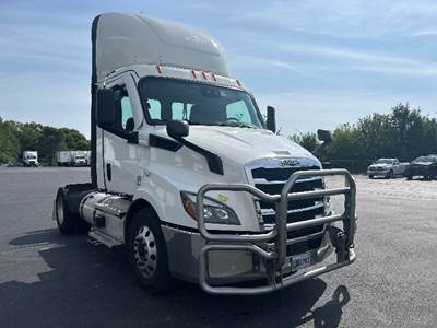 Freightliner Cascadia 116 Single Axle Day Cab Truck - 410HP, 12 Speed Automatic