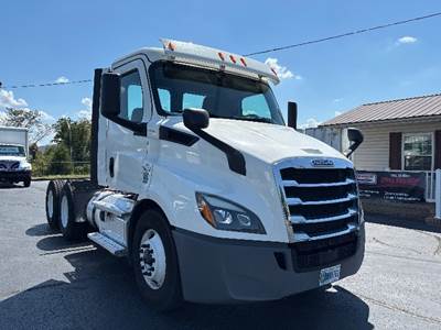 Freightliner Cascadia 116 Day Cab Truck - 410HP, 12 Speed Automatic
