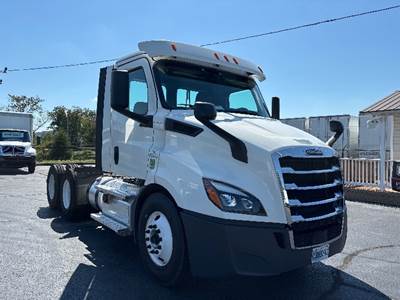 Freightliner Cascadia 116 Day Cab Truck - 410HP, 12 Speed Automatic
