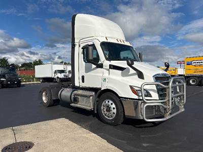Freightliner Cascadia 116 Single Axle Day Cab Truck - 410HP, 12 Speed Automatic