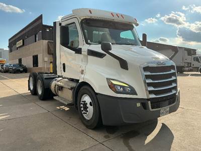 Freightliner Cascadia 116 Day Cab Truck - 410HP, 12 Speed Automatic