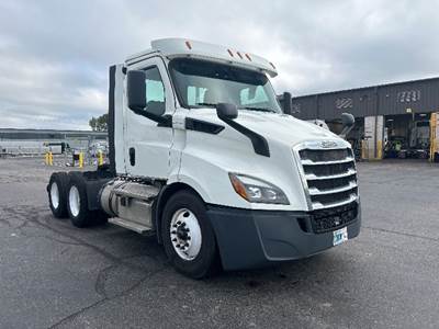 Freightliner Cascadia 116 Day Cab Truck - 410HP, 12 Speed Automatic