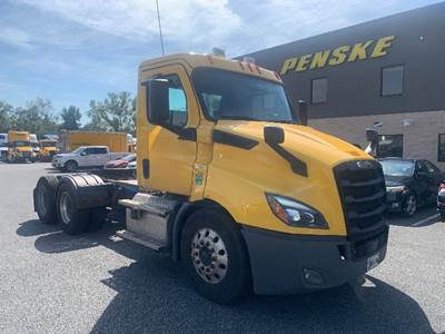 Freightliner Cascadia 116 Day Cab Truck - 450HP, 12 Speed Automatic