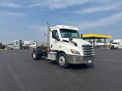 Freightliner Cascadia 116 Single Axle Day Cab Truck - 450HP, 12 Speed Automatic