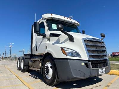 Freightliner Cascadia 116 Day Cab Truck - 410HP, 12 Speed Automatic