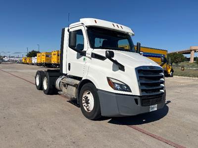 Freightliner Cascadia 116 Day Cab Truck - 410HP, 12 Speed Automatic