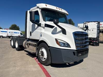 Freightliner Cascadia 116 Day Cab Truck - 410HP, 12 Speed Automatic