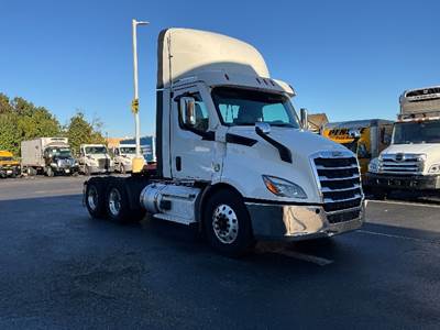 Freightliner Cascadia 116 Day Cab Truck - 470HP, 12 Speed Automatic