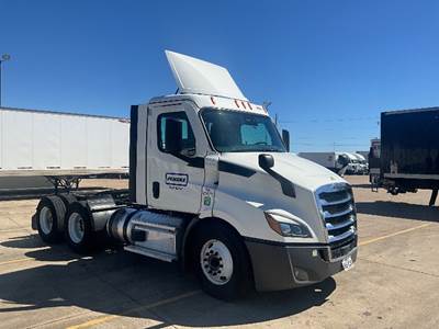 Freightliner Cascadia 116 Day Cab Truck - 435HP, 12 Speed Automatic