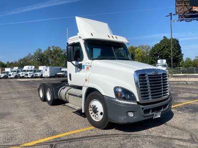 Freightliner Cascadia 125 Day Cab Truck - 435HP, 10 Speed Automatic