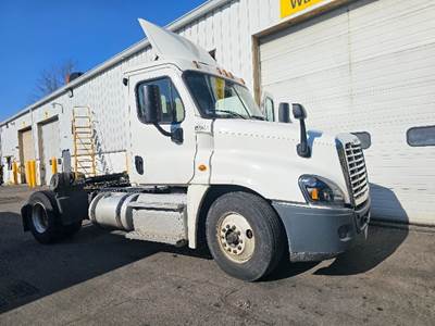 Freightliner X12542ST Single Axle Day Cab Truck - 410HP, 12 Speed Automatic