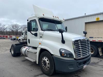 Freightliner X12542ST Single Axle Day Cab Truck - 410HP, 12 Speed Automatic