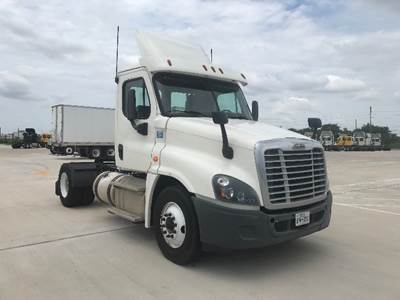 Freightliner Cascadia 125 Single Axle Day Cab Truck - 410HP, 12 Speed Automatic