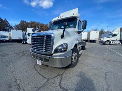 Freightliner X12542ST Single Axle Day Cab Truck - 410HP, 12 Speed Automatic