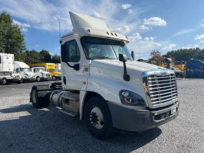Freightliner Cascadia 125 Single Axle Day Cab Truck - 410HP, 12 Speed Automatic