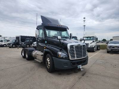 Freightliner Cascadia 125 Day Cab Truck - 450HP, 10 Speed Manual