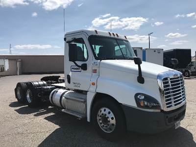 Freightliner Cascadia 125 Day Cab Truck - 455HP, 10 Speed Manual