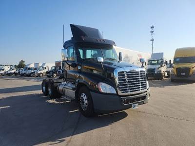 Freightliner Cascadia 125 Day Cab Truck - 450HP, 10 Speed Manual