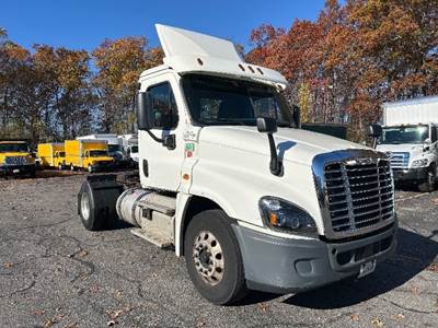 Freightliner Cascadia 125 Single Axle Day Cab Truck - 410HP, 12 Speed Automatic