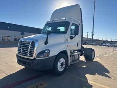 Freightliner Cascadia 125 Single Axle Day Cab Truck - 450HP, 12 Speed Automatic
