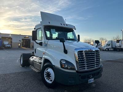 Freightliner Cascadia 125 Single Axle Day Cab Truck - 410HP, 12 Speed Automatic