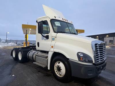 Freightliner Cascadia 125 Day Cab Truck - 435HP, 12 Speed Automatic