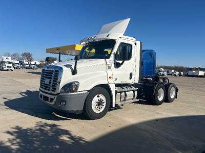 Freightliner Cascadia 125 Day Cab Truck - 435HP, 10 Speed Manual