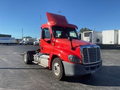 Freightliner Cascadia 125 Single Axle Day Cab Truck - 410HP, 10 Speed Manual