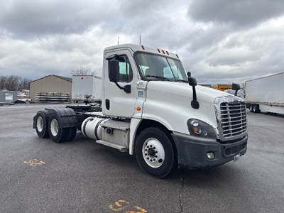Freightliner Cascadia 125 Day Cab Truck - 505HP, 13 Speed Manual